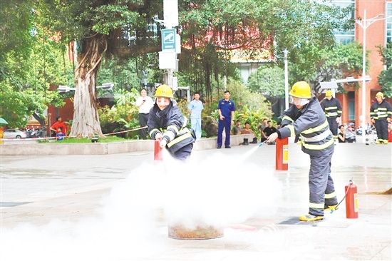 微型消防站技能比武競(jìng)賽現(xiàn)場(chǎng)。