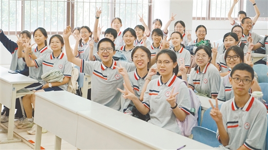 景賢學(xué)校學(xué)生：“我們考完啦！”