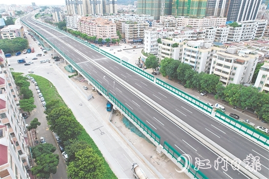 國道G240新會段三和大道北跨線橋貫通，大大方便群眾出行。