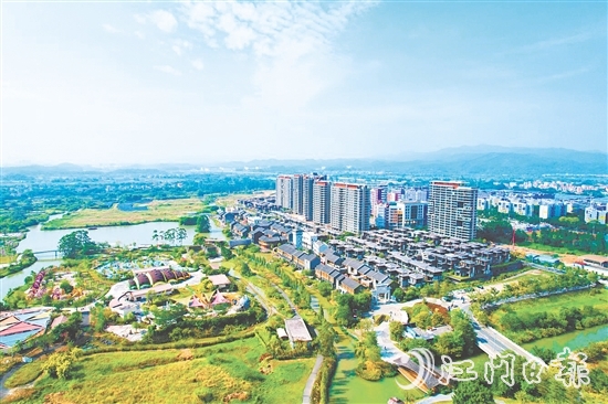 古勞鎮(zhèn)雙橋村將約43公頃（645畝）耕地及魚塘對接華僑城古勞水鄉(xiāng)景區(qū)發(fā)展魚耕農(nóng)旅項目，每年村、組兩級收入達225萬元。圖為古勞水鄉(xiāng)景區(qū)。