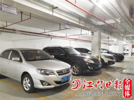 帕佳圖·尚品小區(qū)地下車(chē)庫(kù)。