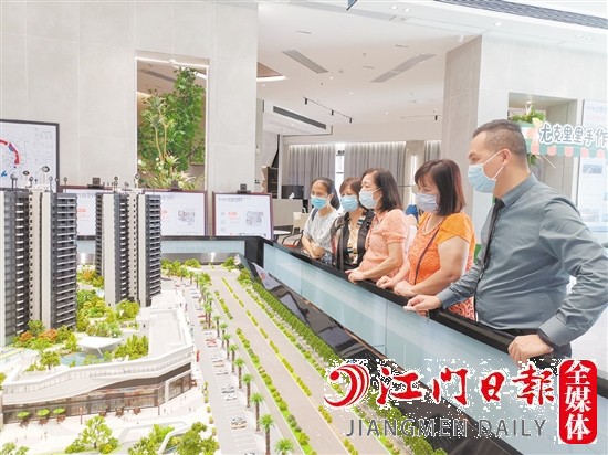 帕佳圖光輝歲月吸引了不少周邊居民的關(guān)注。