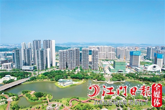 我市改善型住房需求不斷增加，房企結(jié)合購(gòu)房者的需求推出多樣化產(chǎn)品。