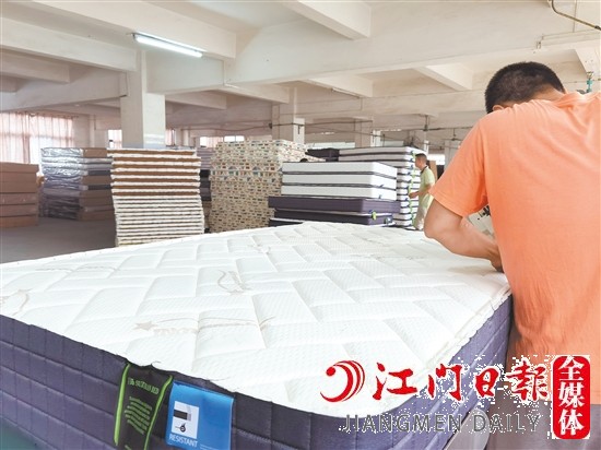 金冠床褥連續(xù)多年獲評消費者信賴品牌。