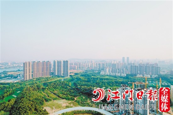 江發(fā)置業(yè)望高爾夫項目實景圖。