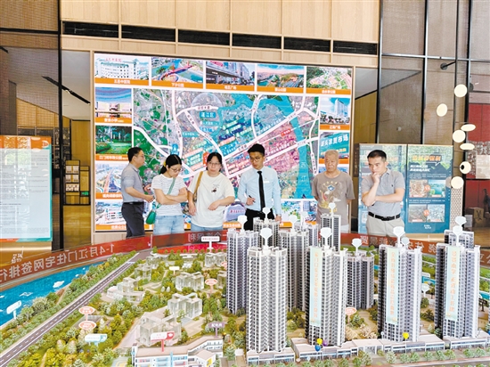 1—8月，全市商品房網(wǎng)簽面積和增速均居全省前列。