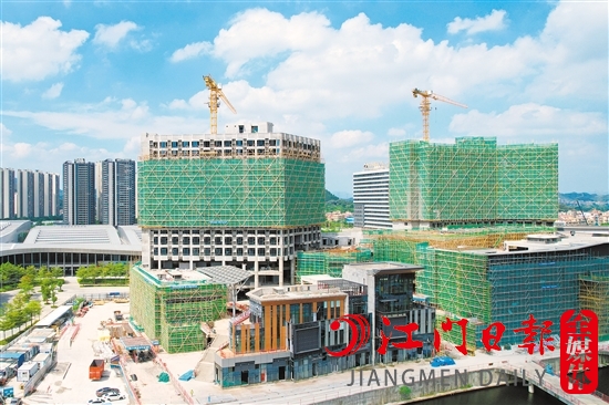 濱江新區(qū)大型商業(yè)配套保利時(shí)光匯正在如火如荼建設(shè)中。