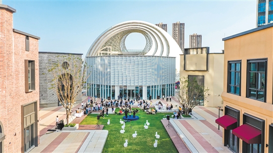 灣區(qū)之眼是江門鐵建城潮流商街的啟動區(qū)。