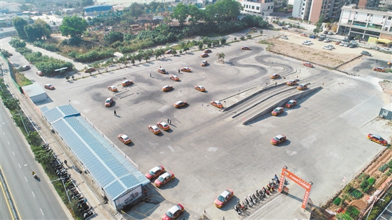 擬收儲(chǔ)位于蓬江區(qū)雙龍地段武警支隊(duì)東南側(cè)地段地塊作為政府儲(chǔ)備地。