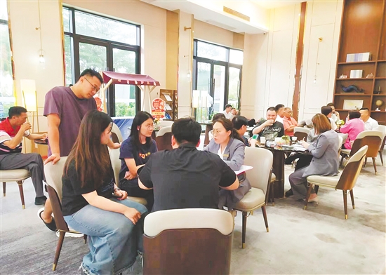 利好政策吸引購(gòu)房者“進(jìn)場(chǎng)”。