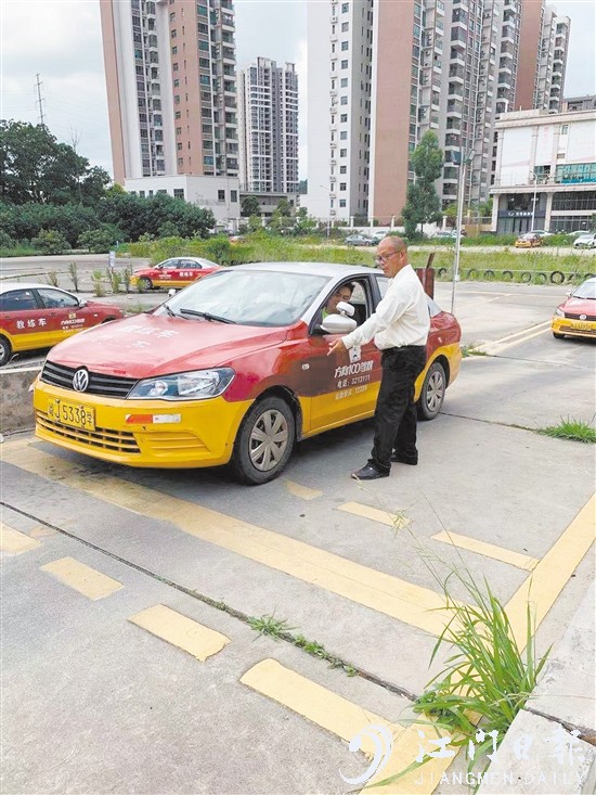 6月1日起，科目二考試中的坡道定點(diǎn)停車和起步項(xiàng)目將取消。