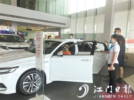 購車后想盡早提車回家，最好選擇白色等大眾化顏色。