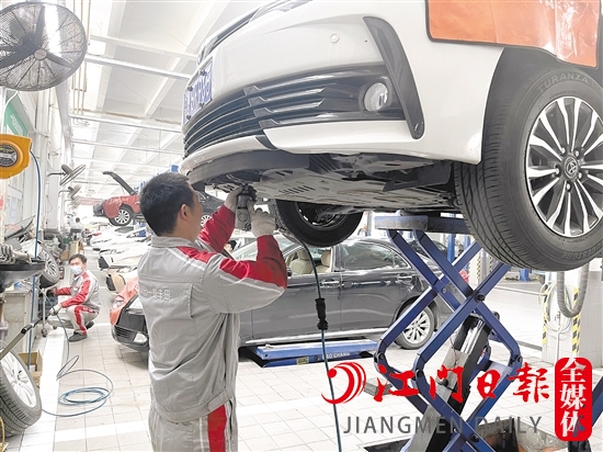 春節(jié)過后，前來檢修的車輛比平時增加不少。