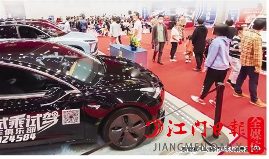 新能源汽車漲價，讓不少消費者觀望。