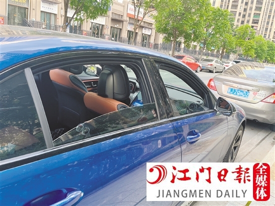 開車過程中及時開窗通風(fēng)，可將車內(nèi)的有害氣體排出，讓車內(nèi)的空氣更清新。