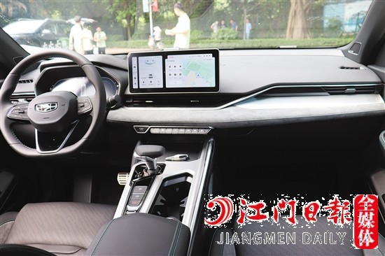 2023款星瑞配備12.3英寸的中控屏和液晶儀表盤，功能實(shí)用。