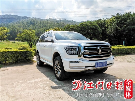 坦克500外觀方正硬朗。