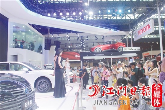 一眾高大上的汽車展具將亮相中秋車展。圖為往屆車展現(xiàn)場(chǎng)。