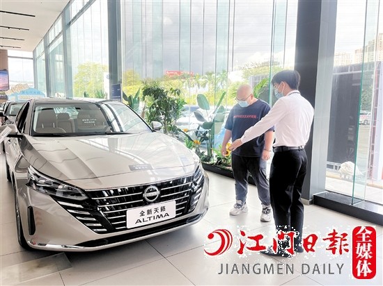 要盡早提到新車(chē)，享受乘用車(chē)消費(fèi)補(bǔ)貼，建議消費(fèi)者購(gòu)車(chē)時(shí)盡量選擇現(xiàn)車(chē)。