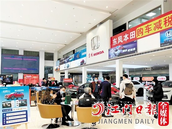 補(bǔ)貼政策的出臺(tái)刺激消費(fèi)者換車的欲望。