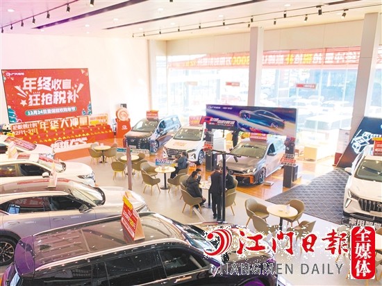 造車新勢(shì)力的中心店不但外形與傳統(tǒng)的4S店類似，功能也比較類似。