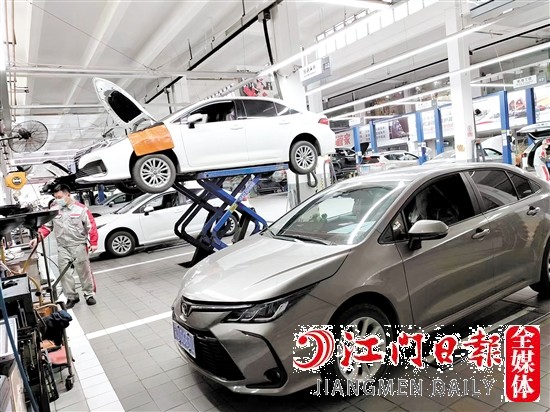 4S店迎來節(jié)前車輛檢修保養(yǎng)高峰。