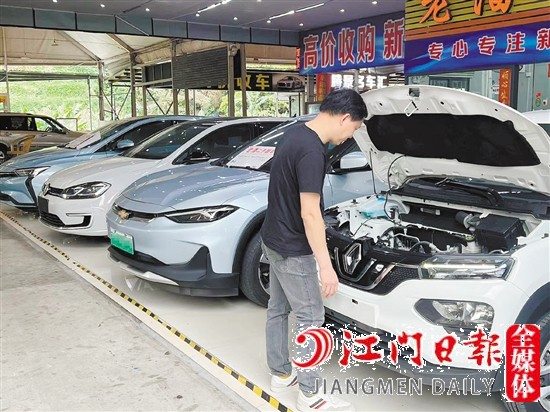 今年以來，消費(fèi)者購買二手車熱情高漲。