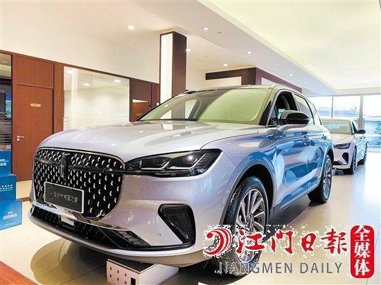 全新林肯冒險家大氣優(yōu)雅。