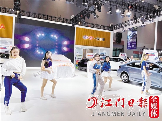 端午車展現(xiàn)場(chǎng)將有精彩的表演。