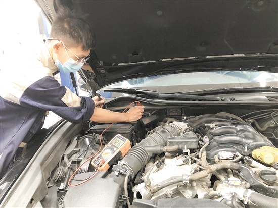 定期檢查車(chē)輛的線路是否老化、破裂，避免車(chē)輛自燃。
