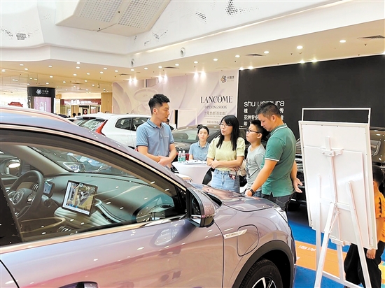 消費(fèi)者購車時(shí)建議選擇口碑好的經(jīng)銷商。