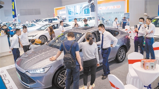 往屆的“五一”車展均吸引許多消費者目光。
