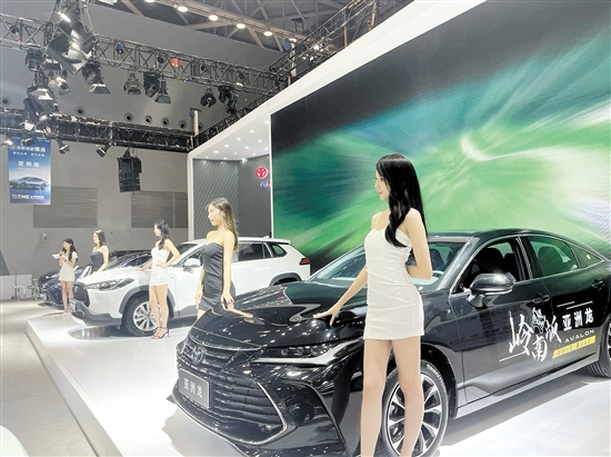 往屆本報(bào)舉辦的大型車展，都能看到不少新車現(xiàn)場(chǎng)上市。