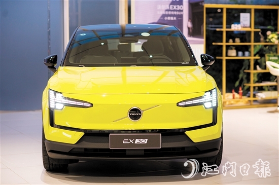 沃爾沃EX30整車看起來科技感十足。