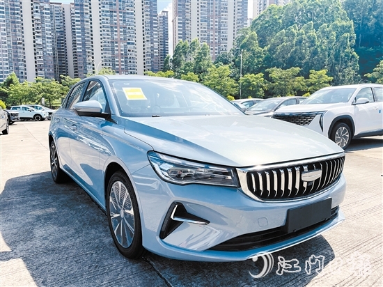 第四代帝豪2025款盡顯大氣動感風(fēng)范。